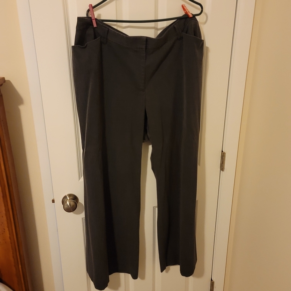 Good Quality Lane Bryant Short-Sleeved Suitjacket and Pants in size 22 - Picture 6 of 11